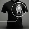 Zoom sur le design du T-shirt Toutânkhamon Barbu, détails puissants et stylés